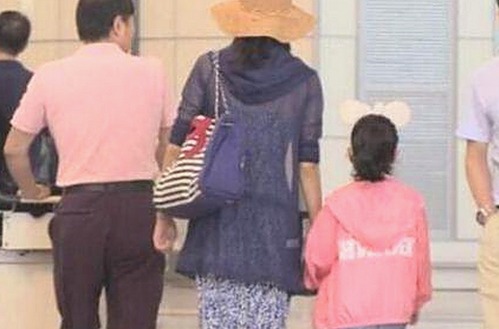 揭秘娱乐圈“吃瓜神器”:背后的流量密码与影响解析